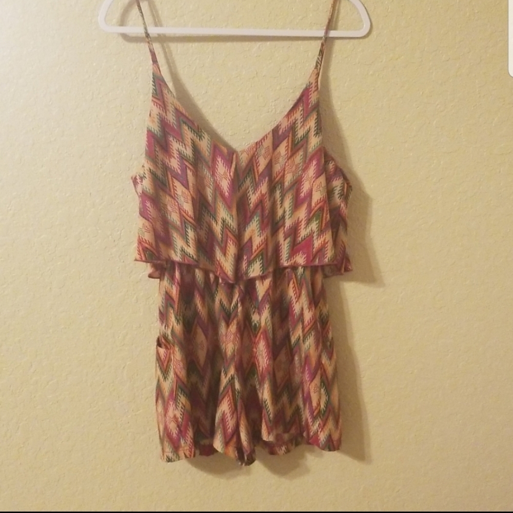 City‎ triangles romper